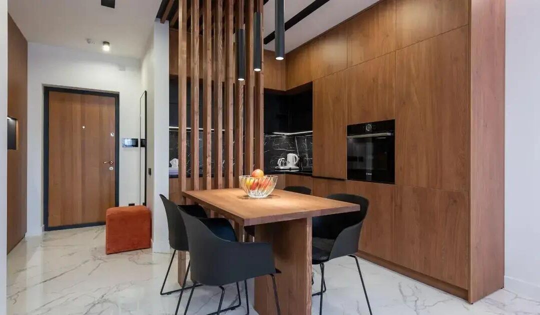 Closet planejado: descubra como otimizar espaço e estilo na sua casa